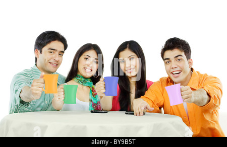 Freunden bei einer Tasse Tee Stockfoto