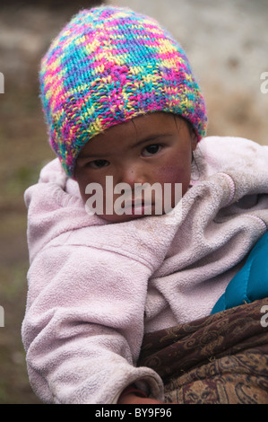 Sherpa-Baby am Mani Rimdu Festival in Kloster Tengboche in der Everest Region Nepals Stockfoto