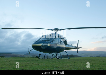 Heli Lift aus Oxford arbeitet in den Pennines Stockfoto