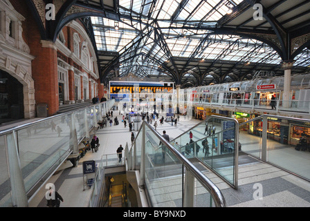 Liverpool Street Station innen Stockfoto