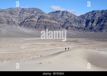 Eureka Chance Dünen und die letzte Bergen in Death Valley Nationalpark Stockfoto