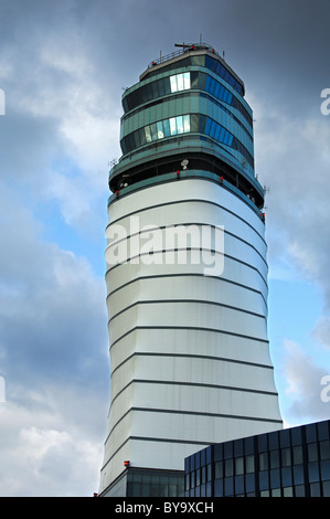 Air Traffic Control Tower, Vienna International Airport, Wien, Österreich Stockfoto