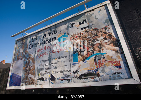 Leere ClearChannel Billboard warten auf ein neues Poster in Newport South Wales UK Stockfoto