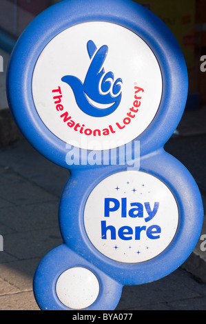 Nationale Lotterie Schild ein Kiosk im Vereinigten Königreich. Stockfoto