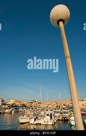 Frankreich Provence Sausset Les Pins-Hafen bei Sonnenaufgang Stockfoto