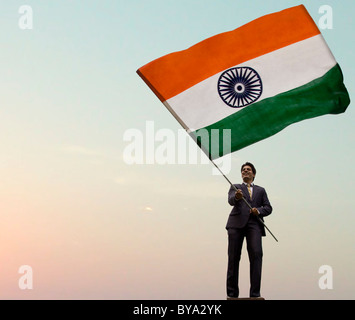Unternehmer, die die indische Flagge Stockfoto