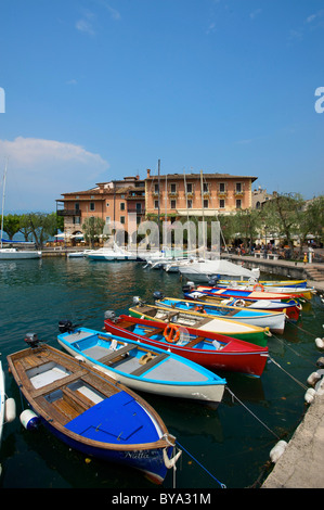 Torri del Benaco am Gardasee, Veneto Region, Italien, Europa Stockfoto