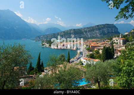 Blick auf Torbole am Gardasee, Trentino, Trentino, Italien, Europa Stockfoto