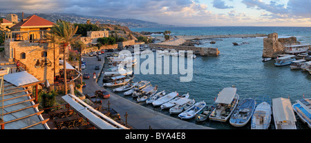 Angelboote/Fischerboote im historischen Hafen von Byblos, UNESCO-Weltkulturerbe, Jbail, Jbeil, Libanon, Nahost, Westasien Stockfoto
