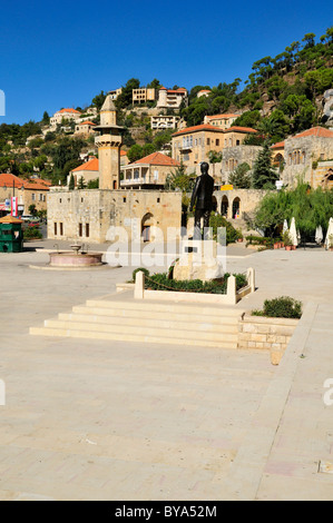 Historischen Stadtplatz und alte Moschee in der historischen Stadt von Deir el-Qamar, Chouf, Libanon, Nahost, Westasien Stockfoto