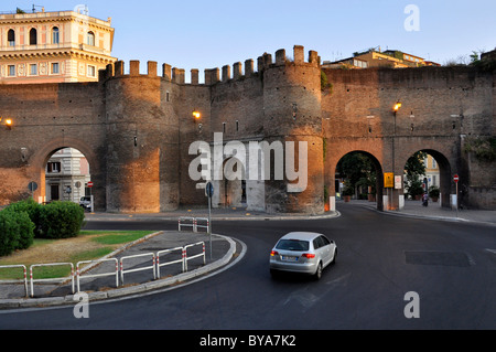 Porta Pinciana der Aurelianischen Mauer, Via Veneto, Rom, Latium, Italien, Europa Stockfoto