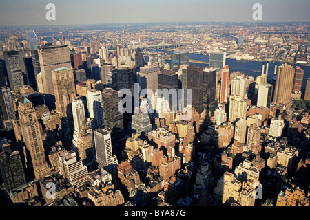 New York, Manhattan - alte und neue Gebäude vom Empire State im Jahr 1988 Stockfoto