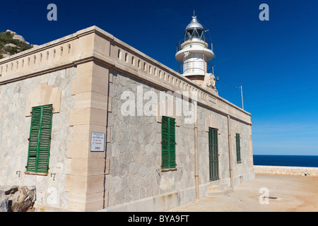 Leuchtturm am Cap de Tramuntana auf Dragon Island, Isla Dragonera, Mallorca, Balearen, Spanien, Europa Stockfoto