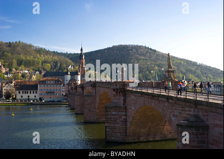 Alte Brücke oder Karl-Theodor-Brücke, Heidelberg, Neckar, Rheinland-Pfalz, Baden-Württemberg, Deutschland, Europa Stockfoto