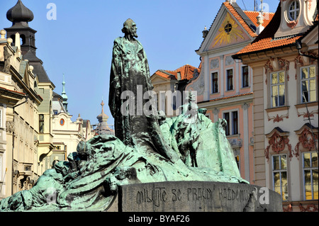 Art Nouveau-Stil Jan-Hus-Denkmal von Ladislav Saloun, Altstädter Ring, Altstadt, Prag, Böhmen, Tschechische Republik Stockfoto