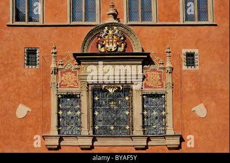 Fenster des Rathauses mit der Prager Wappen, Altstädter Ring, Altstadt, Prag, Böhmen, Tschechische Republik Stockfoto