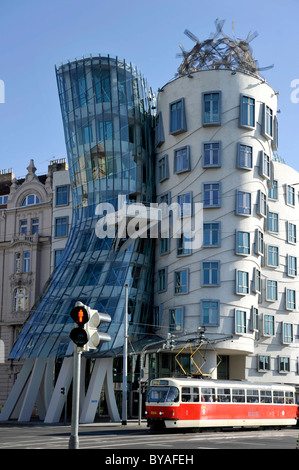 Tanzende Haus oder Ginger und Fred, Frank Gehry, Prag, Böhmen, Tschechische Republik, Europa Stockfoto