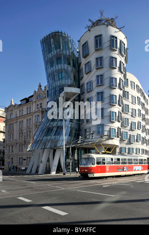 Tanzende Haus oder Ginger und Fred, Frank Gehry, Prag, Böhmen, Tschechische Republik, Europa Stockfoto