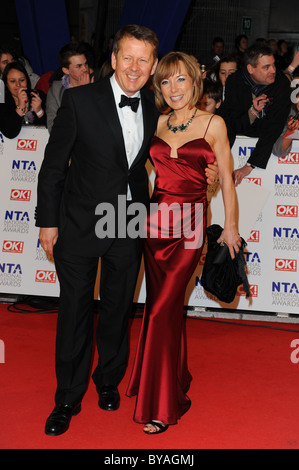 BILL TURNBULL & SIAN WILLIAMS 2011 NATIONAL TELEVISION AWARDS O2 ARENA LONDON ENGLAND 26 Januar 2011 Stockfoto