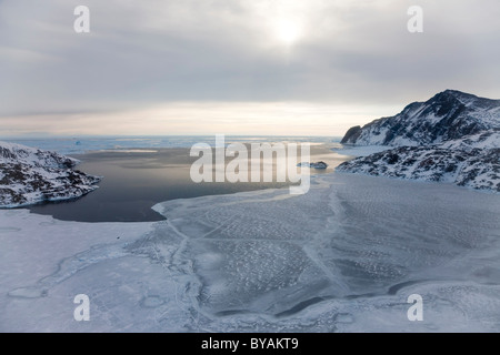 AERIEL Blick auf Meer Eis, Kulusuk, E. Grönland Stockfoto