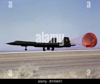 Lockheed SR-71 "Blackbird" war eine erweiterte Aufklärer gesehen nach der Bereitstellung seiner Drag-Rutsche. Stockfoto