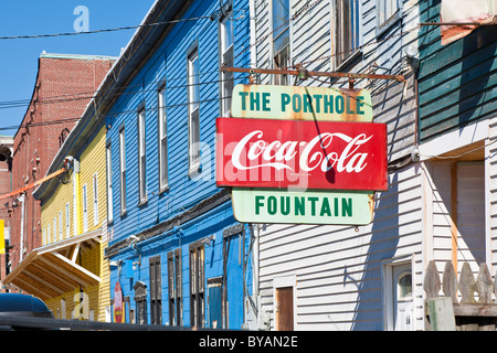 Das Bullauge Restaurant und Brunnen an der Custom House Wharf im Stadtteil alten Hafen von Portland, Maine Stockfoto