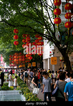 Beijing Road, einer der wichtigsten Fußgängerzonen in Guangzhou China auf einem anstrengenden Tag Stockfoto