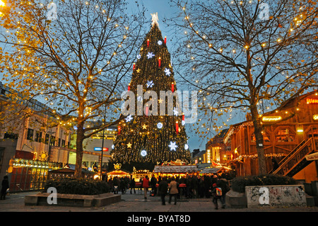 Weihnachtsbaum, Weihnachten Markt, Dortmund, Ruhr und Umgebung, Nordrhein-Westfalen, Deutschland, Europa Stockfoto