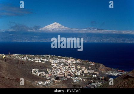 Teide auf Teneriffa, Blick vom San Sebastian, Gomera, Kanarische Inseln, Spanien Stockfoto