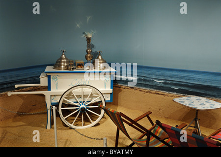 Italienischen Eiswagen am Strand der Adria, spezielle 50er Jahre Ausstellung Bayern-Italien 2010, neue National Textile und Stockfoto