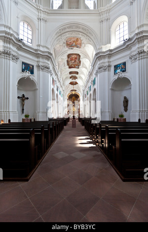 Das Kollegiatstift Neumuenster Stiftskirche, Bistum Würzburg, Kardinal-Döpfner-Platz-Platz, Würzburg, Bayern Stockfoto