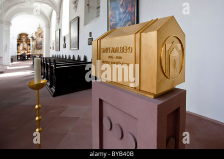 Das Kollegiatstift Neumuenster Stiftskirche, Bistum Würzburg, Kardinal-Döpfner-Platz-Platz, Würzburg, Bayern Stockfoto