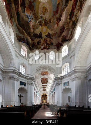 Das Kollegiatstift Neumuenster Stiftskirche, Bistum Würzburg, Kardinal-Döpfner-Platz-Platz, Würzburg, Bayern Stockfoto