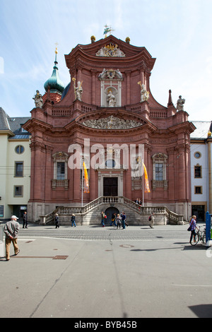 Das Kollegiatstift Neumuenster Stiftskirche, Bistum Würzburg, Kardinal-Döpfner-Platz-Platz, Würzburg, Bayern Stockfoto