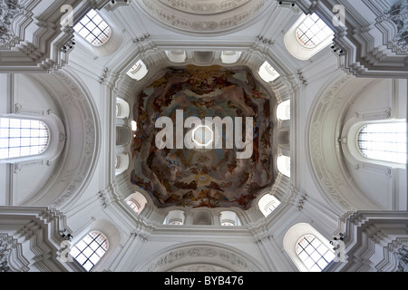 Das Kollegiatstift Neumuenster Stiftskirche, Bistum Würzburg, Kardinal-Döpfner-Platz-Platz, Würzburg, Bayern Stockfoto