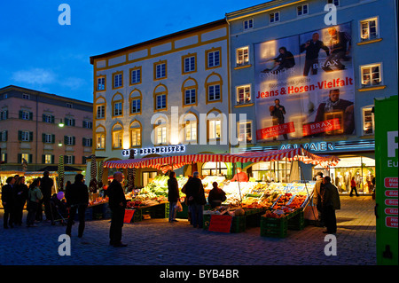 Max-Josefs-Platz-Platz, Rosenheim, Upper Bavaria, Bayern, Deutschland, Europa Stockfoto