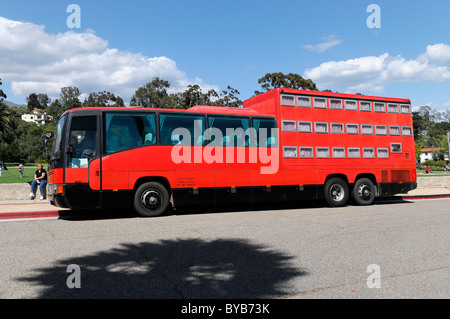 Rotel-Trainer, ein Bus mit einem mobilen Hotel Reisen in Richtung Santa Barbara, Los Angeles, Kalifornien, USA Stockfoto