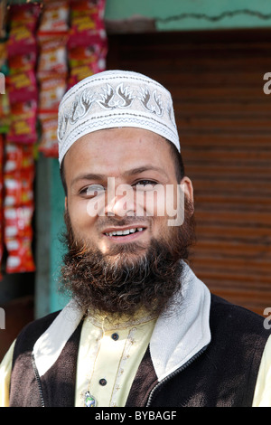 Schöne indische Mann, Porträt, Haldwani, Uttarakhand Region, Nordindien, Indien, Asien Stockfoto