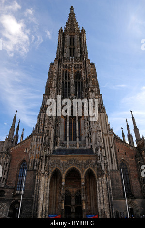 Ulmer Münster, mit einem Kirchturm messen 161,53 Meter, der höchste Kirchturm der Welt, Muensterplatz quadratisch, Ulm Stockfoto