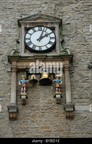 Die Uhr und die Viertel-Jungs auf Carfax Tower Oxford. Stockfoto