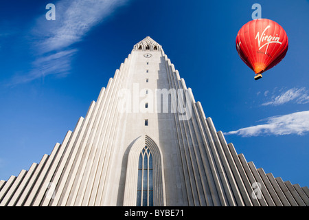 Die kultigen Hallgrims Kirkja in Reykjavik, Islands größte Kirche, entworfen von Gudjon Samuelsson Stockfoto