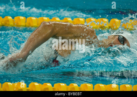 Michael Phelps (USA) im Wettbewerb mit den 200 frei schwimmen Wettbewerb bei den Olympischen Sommerspielen 2008, Peking, China Stockfoto