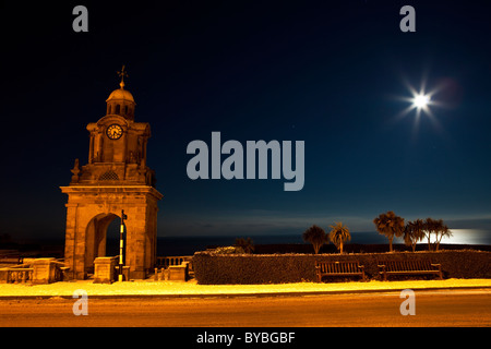 Scarborough Clock Tower bei Nacht Stockfoto