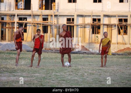 Burma, Birma, Myanmar, 20100223, Novizen in Myanmar Stockfoto