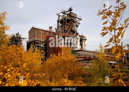 Aufgegeben von Stahlwerk im Landschaftspark Duisburg-Nord, Duisburg, Ruhrgebiet, Nordrhein-Westfalen, Deutschland, Europa Stockfoto