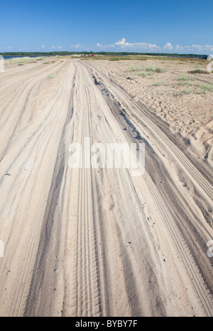 Autoweg am Strand, führt zur Küste, Hailuoto Island, Finnland Stockfoto