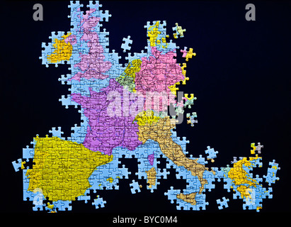 KARTE VON EUROPA MIT JIGSAW PUZZLE-TEILE Stockfoto