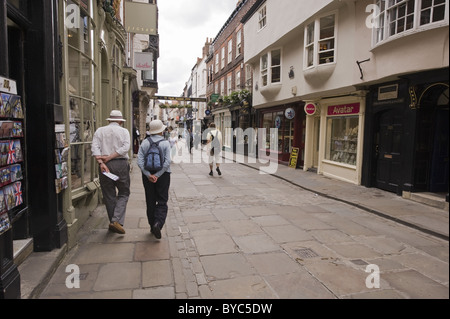 Ein Blick nach unten Stonegate, York. Stockfoto