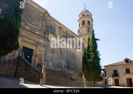 Baeza, Provinz Jaen, Spanien. Catedral De La Natividad de Nuestra Señora de Baeza in Plaza Santa Maria. Stockfoto