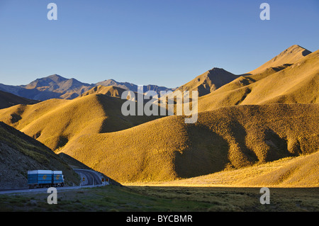 Lindis Pass bei Sonnenuntergang, Central Otago, Otago Region, Südinsel, Neuseeland Stockfoto